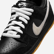 Nike SB - Dunk Low Premium Pro - Black / White-Black-Gum Light Brown