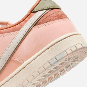 NIKE SB - DUNK LOW PRO PRM "TROCADERO GARDENS"  -  Amber Brown Guava Ice Crimson Tint Hemp