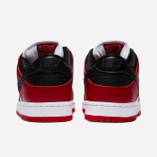 NIKE SB - DUNK LOW PRO J-PACK CHICAGO - Varsity Red / Black - White-VARSITY RED 